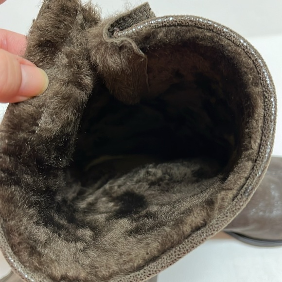 Jimmy Choo suede boots - Picture 4 of 15